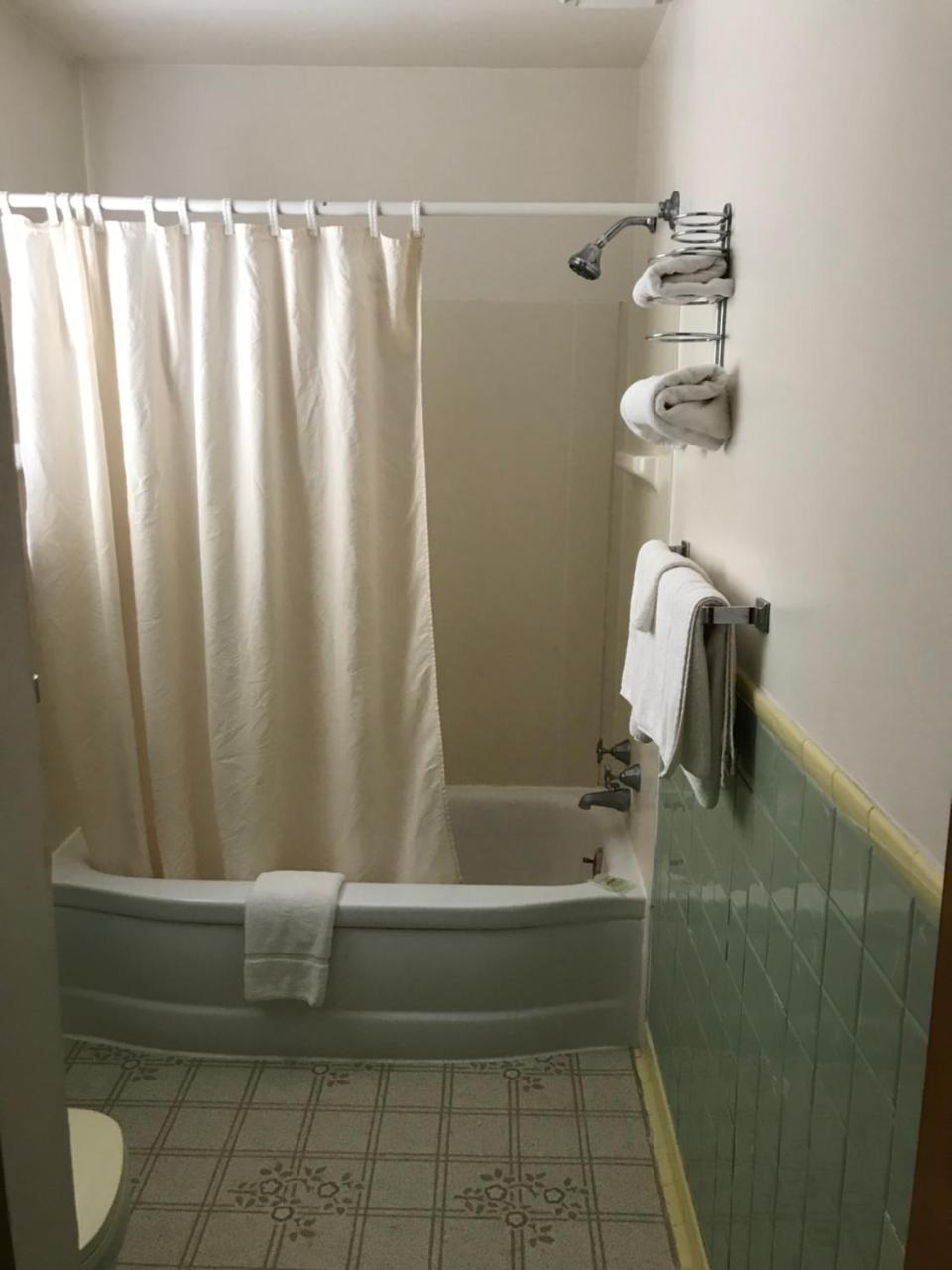 Motel Grand Chadron Bagian luar foto
