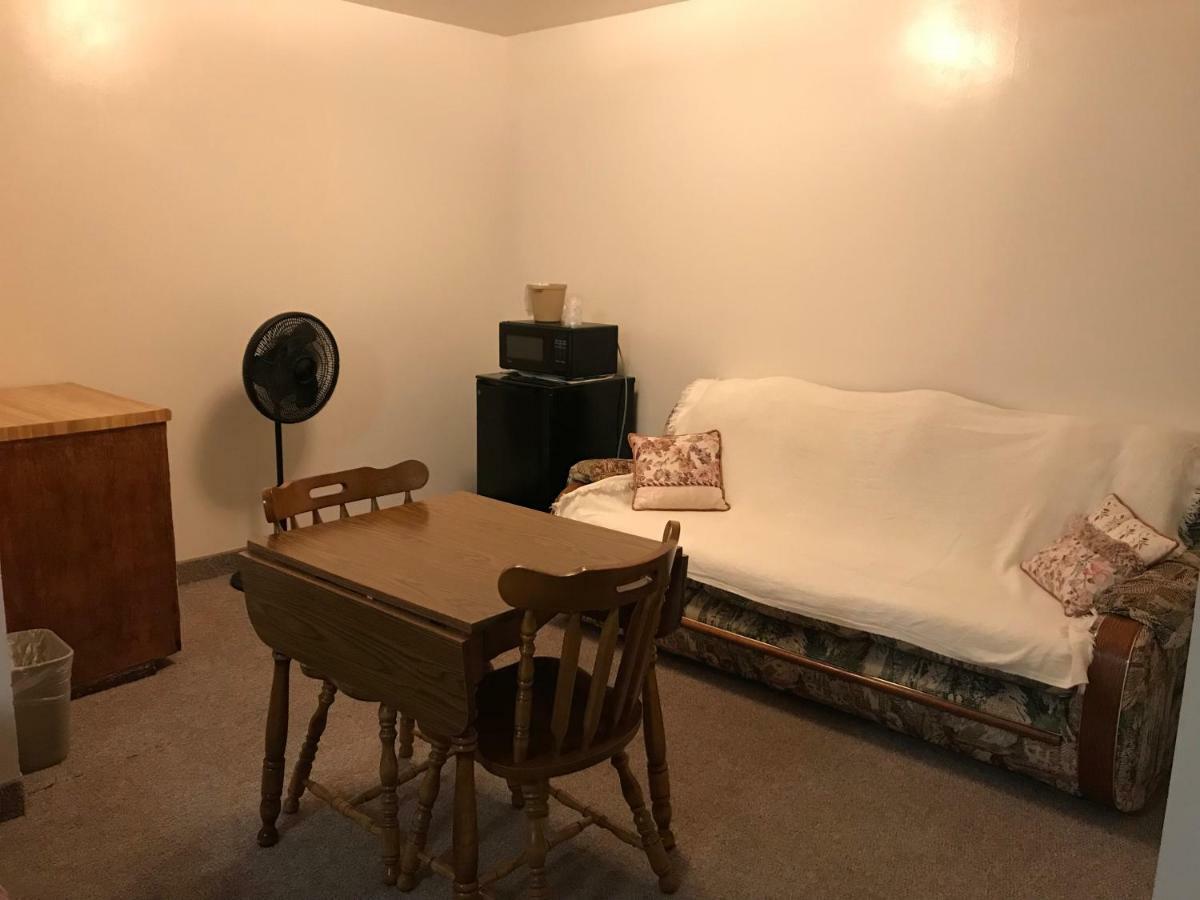 Motel Grand Chadron Bagian luar foto