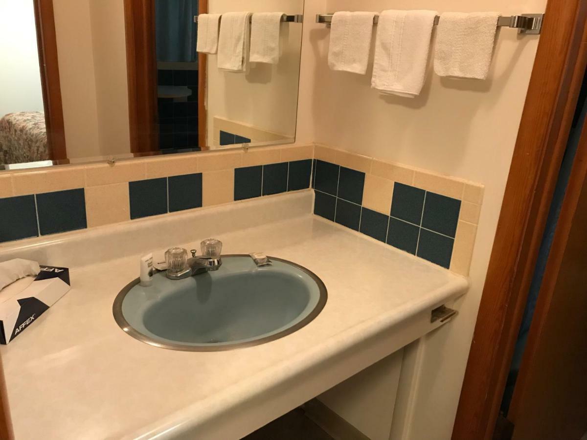 Motel Grand Chadron Bagian luar foto