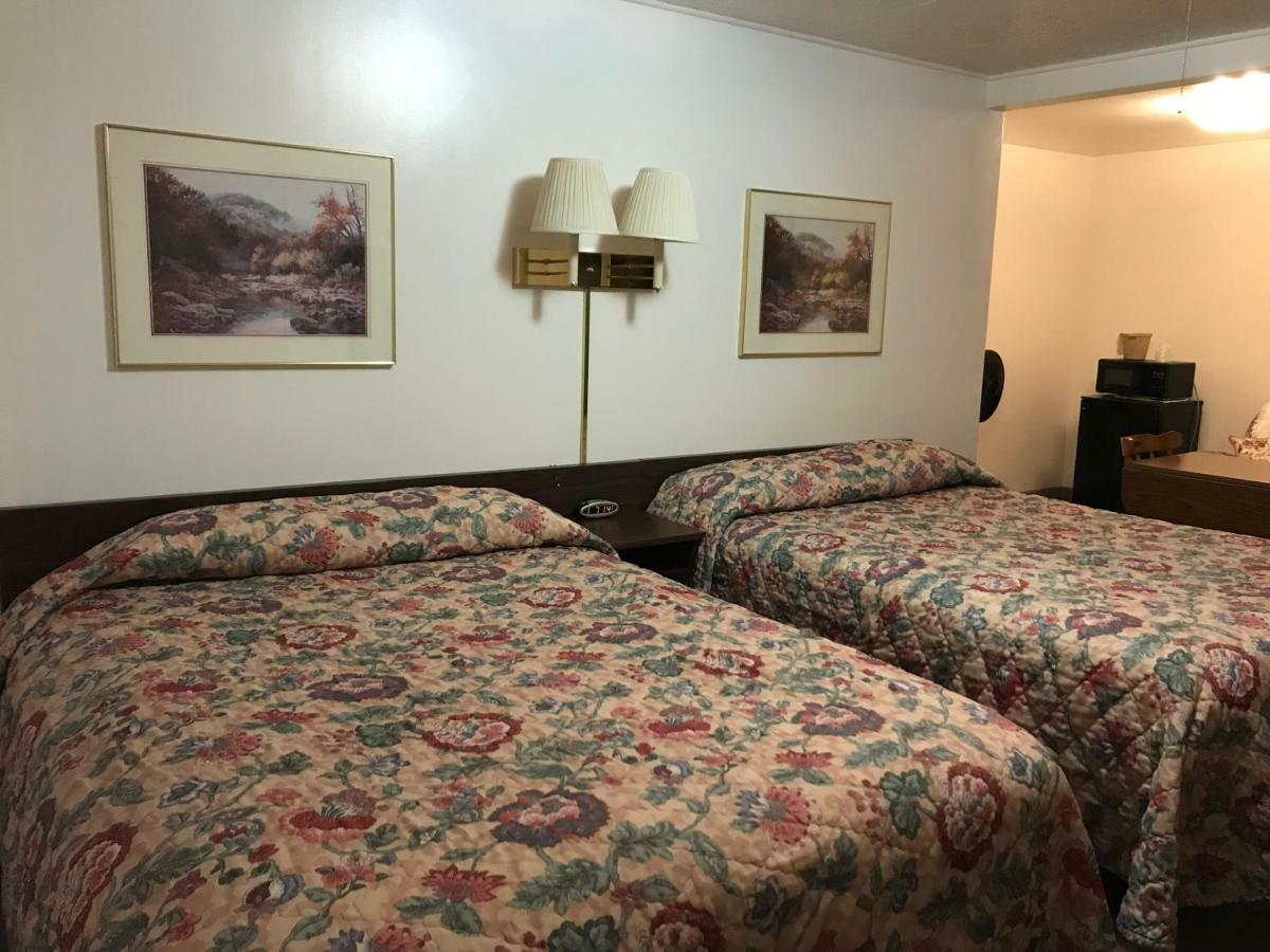 Motel Grand Chadron Bagian luar foto