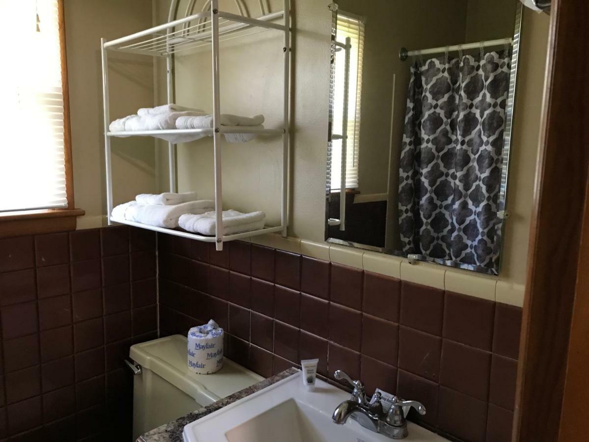 Motel Grand Chadron Bagian luar foto