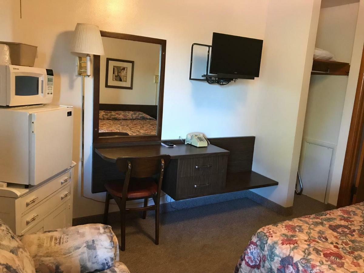 Motel Grand Chadron Bagian luar foto