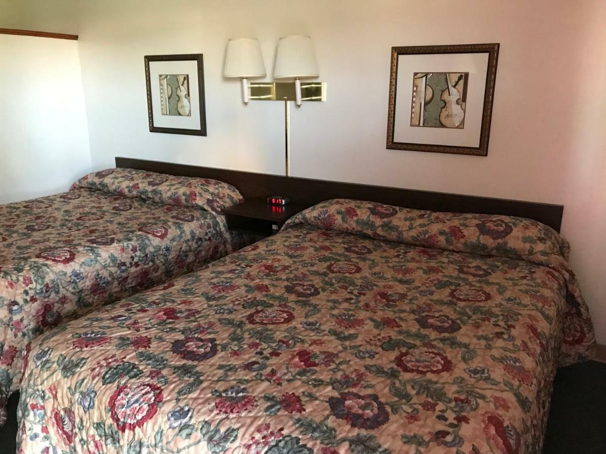 Motel Grand Chadron Bagian luar foto
