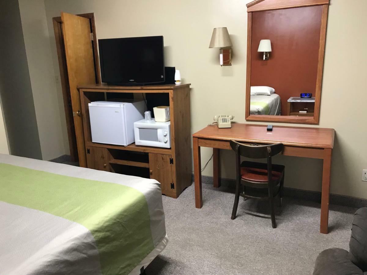 Motel Grand Chadron Bagian luar foto